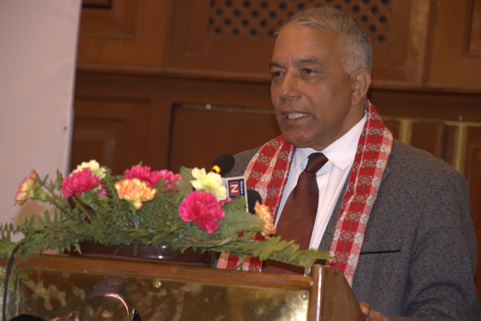 ‘विदेशी लगानीकर्ता पर्ख र हेरको अवस्थामा छन्’